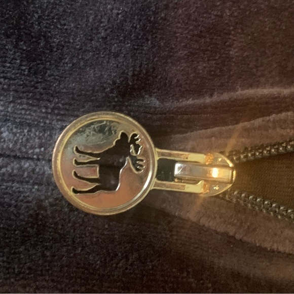 Girl’s Abercrombie & Fitch zip-up velour hoodie. - Picture 3 of 6